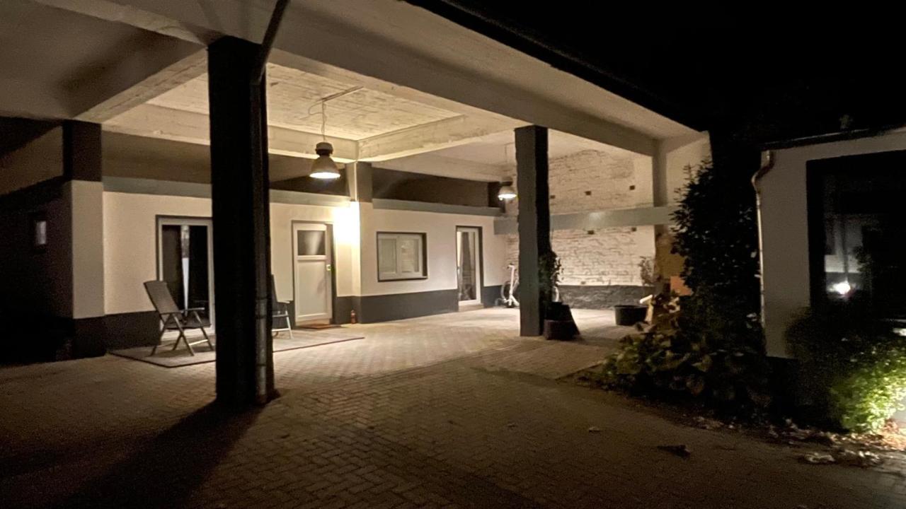 Apartmán Oase Im Gruenen Hinterhof, Eg, Ruhe, Terrasse, Carport, Free Paytv, Kaffee&Tee, Fahrraeder Duisburg Exteriér fotografie