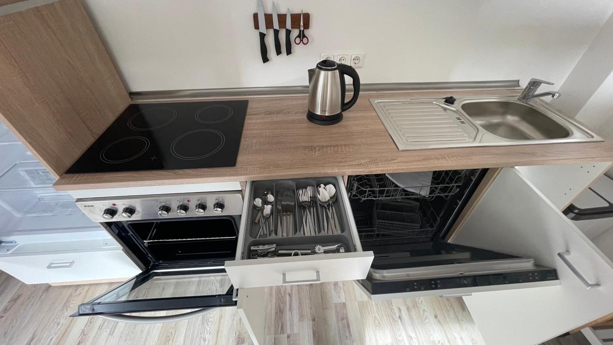 Apartmán Oase Im Gruenen Hinterhof, Eg, Ruhe, Terrasse, Carport, Free Paytv, Kaffee&Tee, Fahrraeder Duisburg Exteriér fotografie